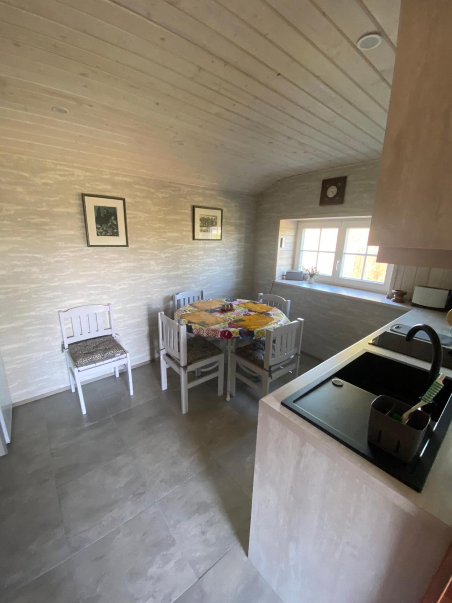 Joosti Summer House แกสมู ภายนอก รูปภาพ